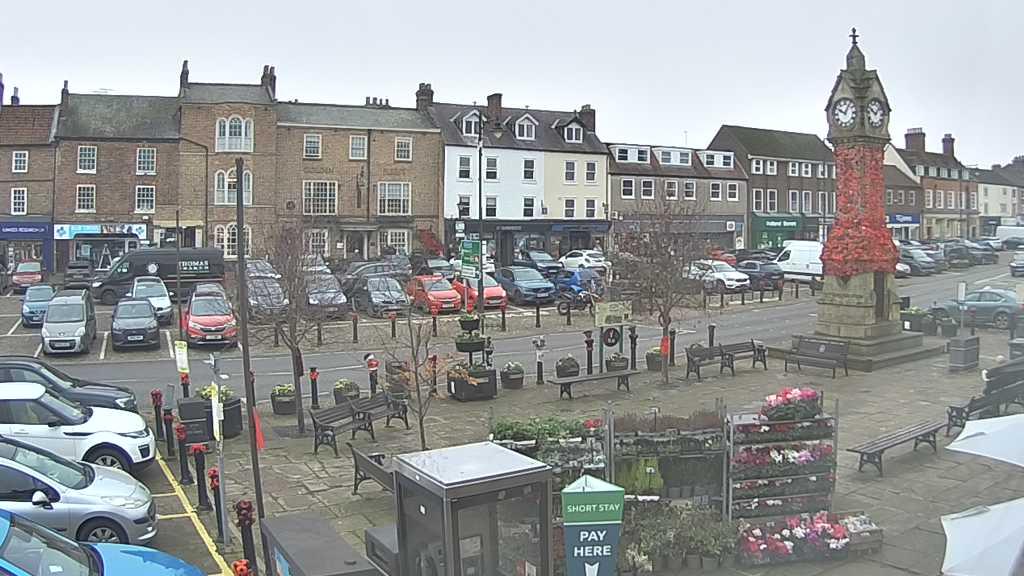 Thirsk webcam overlooking the Market Place
