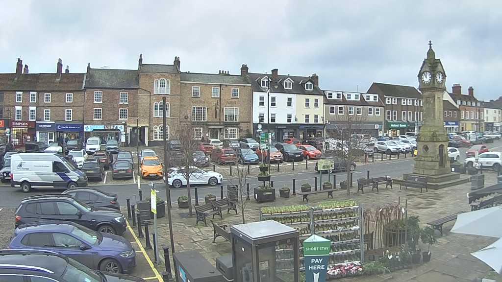Thirsk webcam overlooking the Market Place