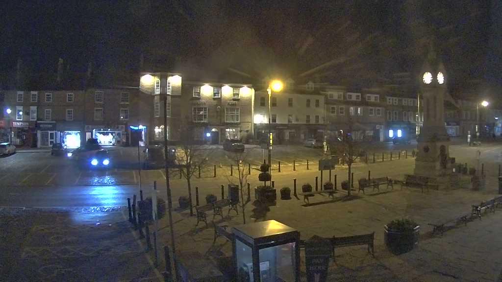 Thirsk webcam overlooking the Market Place