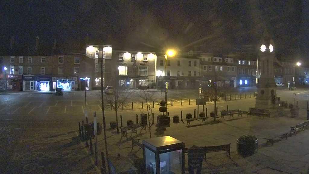Thirsk webcam overlooking the Market Place