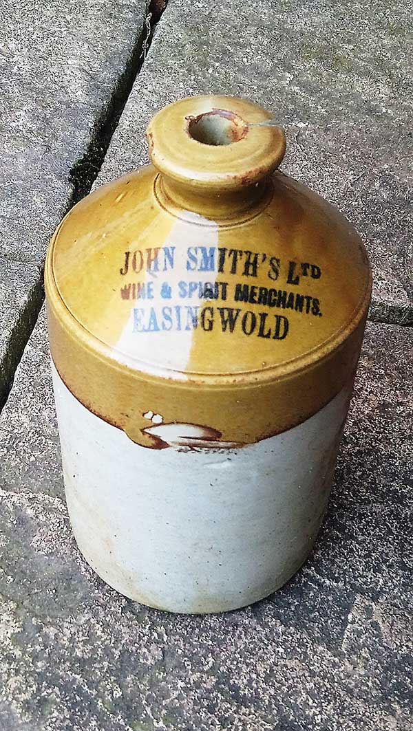 John Smiths glazed container
